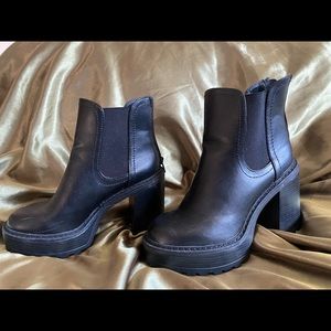 Steve Madden Heeled Platform Ankle Boot